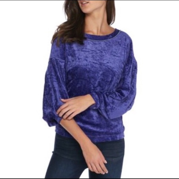 Free People Tops - FREE PEOPLE Milan Velvet Pullover size XS